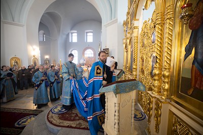 Митрополит Игнатий совершил Божественную литургию в Покровском храме г. Петровска