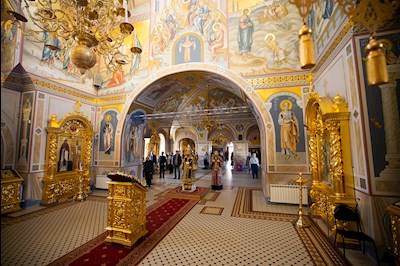 Митрополит Игнатий совершил вечернюю Литургию Преждеосвященных Даров в Свято-Троицком кафедральном соборе г. Саратова
