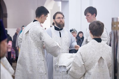 Митрополит Игнатий совершил Божественную литургию и чин Великого освящения воды в храме святителя Тихона, епископа Воронежского, Задонского чудотворца, г. Саратова