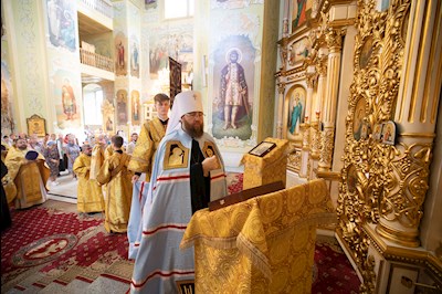 Митрополит Игнатий совершил Божественную литургию в Покровском соборе г. Саратова