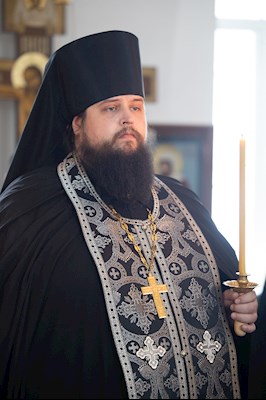 Митрополит Игнатий совершил великое повечерие с чтением Великого покаянного канона преподобного Андрея Критского в Спасо-Преображенском мужском монастыре г. Саратова