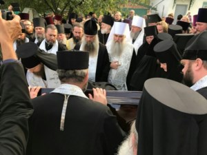 Митрополит Лонгин принял участие в погребении новопреставленного Митрополита Нежинского и Прилукского Иринея