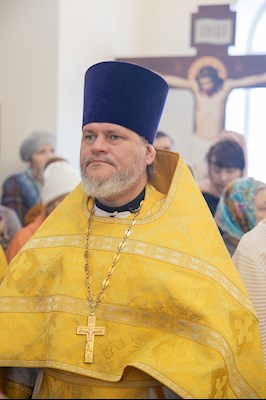 Митрополит Игнатий совершил Божественную литургию в Трехсвятительском храме г. Саратова