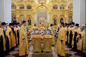 Митрополит Лонгин сослужил Святейшему Патриарху Кириллу во время малого освящения Вознесенского собора Вознесенского женского монастыря Тамбова и всенощного бдения