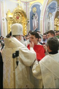 Рождественская Божественная литургия в Свято-Троицком кафедральном соборе Саратова