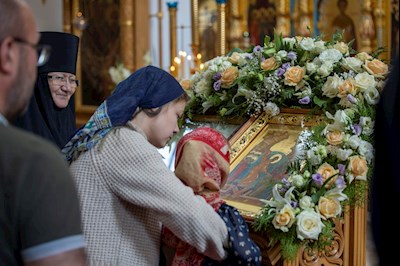 Митрополит Игнатий совершил Божественную литургию в Свято-Алексиевском женском монастыре г. Саратова