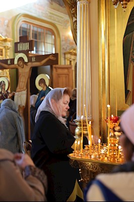 Епископ Тарасий совершил Божественную литургию в Покровском соборе г. Саратова, у ковчега с мощами святого великомученика Георгия Победоносца