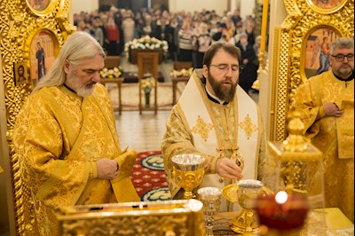 Митрополит Игнатий совершил Божественную литургию в соборном храме святителя Спиридона Тримифунтского г. Саратова