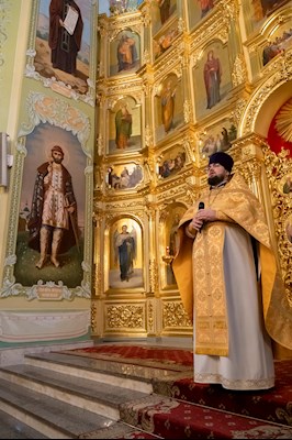 Митрополит Игнатий совершил Божественную литургию и молебен на новый год в Покровском соборе г. Саратова