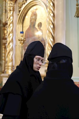 Епископ Тарасий совершил Божественную литургию в Покровском соборе г. Саратова, у ковчега с мощами святого великомученика Георгия Победоносца