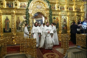 Рождественская Божественная литургия в Свято-Троицком кафедральном соборе Саратова