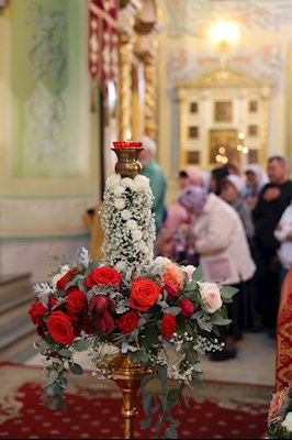 Епископ Тарасий совершил Божественную литургию в Покровском соборе г. Саратова, у ковчега с мощами святого великомученика Георгия Победоносца
