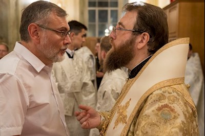 Митрополит Игнатий совершил ночную Божественную литургию в Покровском соборе г. Саратова