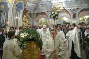 Рождественская Божественная литургия в Свято-Троицком кафедральном соборе Саратова