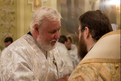 Митрополит Игнатий совершил ночную Божественную литургию в Покровском соборе г. Саратова