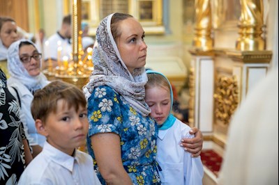Митрополит Игнатий совершил Божественную литургию в Покровском соборе г. Саратова