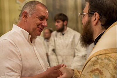 Митрополит Игнатий совершил ночную Божественную литургию в Покровском соборе г. Саратова