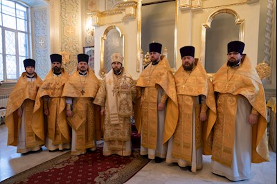 Митрополит Игнатий совершил Божественную литургию и молебен на новый год в Покровском соборе г. Саратова