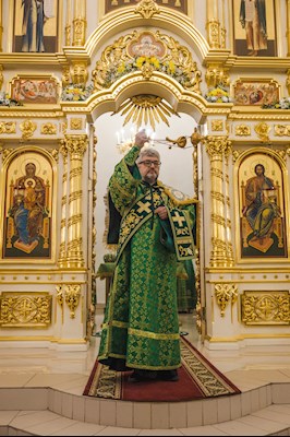 Архиереи Саратовской митрополии совершили Божественную литургию в соборном храме святого благоверного князя Александра Невского г. Ртищево