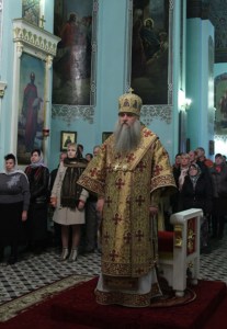 Божественная литургия в Духосошественском кафедральном соборе города Саратова