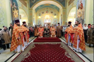 Божественная литургия в храме в честь Покрова Пресвятой Богородицы