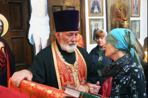 Божественная литургия и панихида в Свято-Никольском храме на Елшанском кладбище Саратова