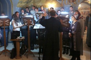 Вечернее богослужение с чтением акафиста Пресвятой Богородице в Свято-Троицком соборе Саратова