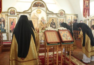 Божественная литургия в Спасо-Преображенском мужском монастыре Саратова