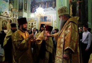 Всенощное бдение в храме в честь Покрова Пресвятой Богородицы г. Саратова
