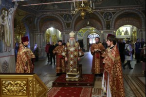 Божественная литургия в Свято-Троицком кафедральном соборе г. Саратова