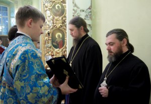 Всенощное бдение в храме в честь Покрова Пресвятой Богородицы г. Саратова