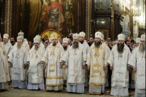Митрополит Лонгин принял участие в Патриаршем богослужении в Храме Христа Спасителя в день открытия Рождественских чтений