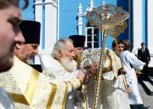 Митрополит Лонгин сослужил Святейшему Патриарху Кириллу на Божественной литургии в Спасо-Вознесенском соборе г.Ульяновска