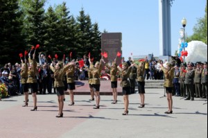 Митрополит Лонгин принял участие в торжественных мероприятиях в парке Победы на Соколовой горе