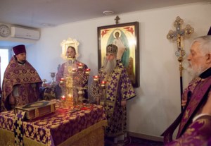 Божественная литургия в храме в честь Воздвижения Честнаго и Животворящего Креста Господня г. Саратова