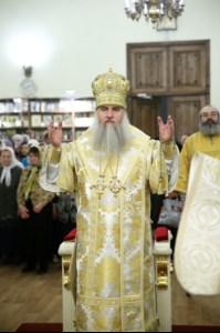 Божественная литургия на Архиерейском подворье — храме во имя преподобного Серафима Саровского г.Саратова