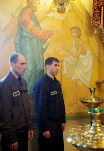 Божественная литургия в тюремном храме во имя святителя и чудотворца Николая при ОТБ №1 г. Саратова