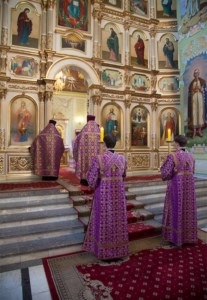 Всенощное бдение в храме в честь Покрова Пресвятой Богородицы г.Саратова