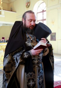 Литургия Преждеосвященных Даров на Архиерейском подворье — храме во имя святого апостола и евангелиста Иоанна Богослова при Саратовской православной духовной семинарии