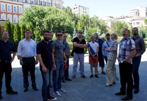 Вокалисты сводного русско-американского мужского хора побывали на обзорной экскурсии по Саратову