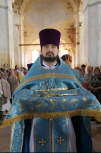 Божественная литургия в храме в честь Покрова Пресвятой Богородицы села Сокур Татищевского района