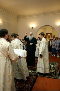 Божественная литургия в храме в честь Покрова Пресвятой Богородицы р.п. Новые Бурасы