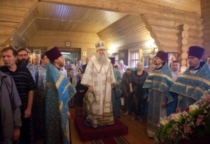 Божественная литургия в храме в честь Рождества Пресвятой Богородицы г.Саратова