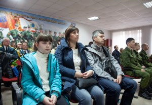 Священник принял участие в проводах выпускников на военную службу