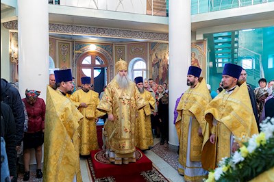 Божественная литургия в храме Всех святых, в земле Русской просиявших, г. Саратова