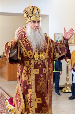 Божественная литургия в храме во имя святого благоверного князя Михаила Черниговского и боярина его Феодора на Увекском кладбище г. Саратова