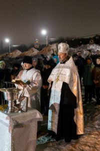 Клирики Саратовской епархии совершили освящение воды в открытых водоемах