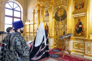 Литургия Преждеосвященных Даров на Архиерейском подворье — в храме во имя святого апостола и евангелиста Иоанна Богослова при СПДС