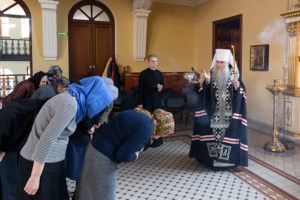 Литургия Преждеосвященных Даров на Архиерейском подворье — в храме святого апостола и евангелиста Иоанна Богослова