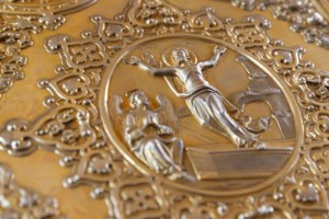Царские часы на Архиерейском подворье — в храме во имя святого апостола и евангелиста Иоанна Богослова